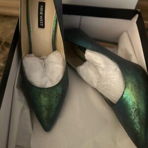 Nine West Green Metallic Heels with Pointed Toe